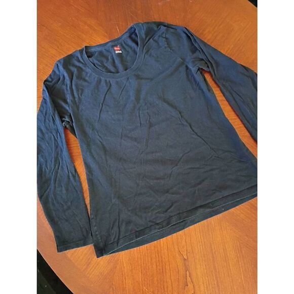 Hanes© Long Sleeve Tee - Size: M     (1211) - Picture 1 of 5